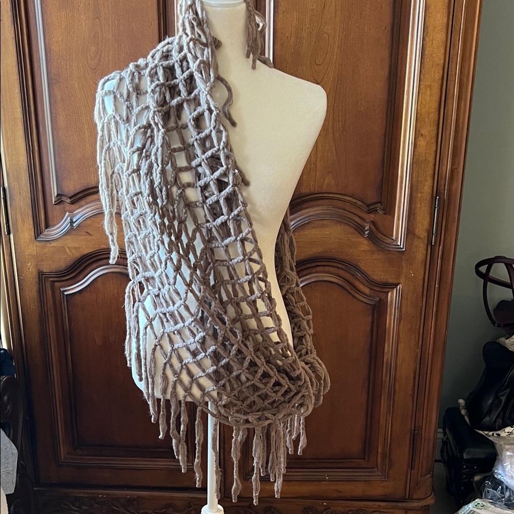 Altar'd State Brown/Tan Knit Scarf, EUC